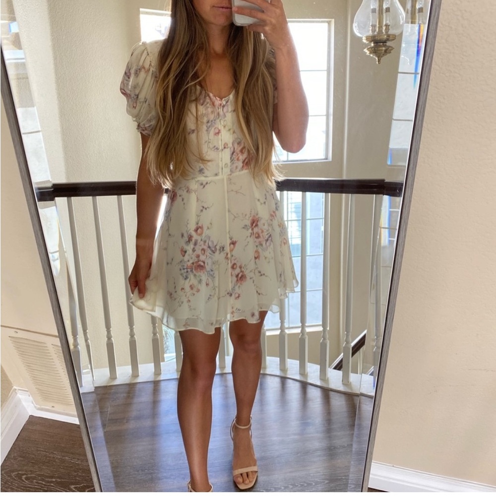 ♥️… LoveShackFancy Cora Silk Dress. Size Large Retail- $425 - Picture 4 of 8